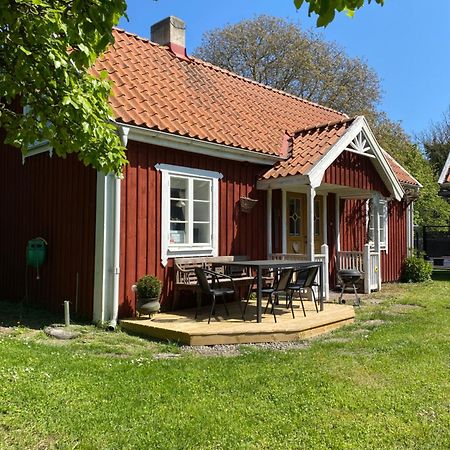 Bo I Egen Stuga Pa Haerlig Oelandsgard Кёпингсвик Экстерьер фото