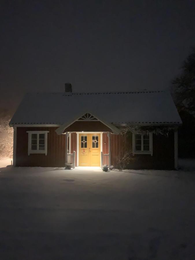 Bo I Egen Stuga Pa Haerlig Oelandsgard Кёпингсвик Экстерьер фото